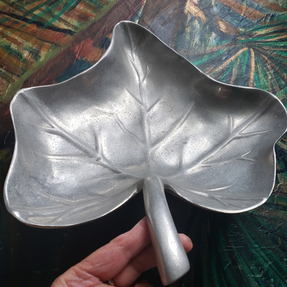 Vintage Mariposa Leaf Dish - Picture 3 of 10